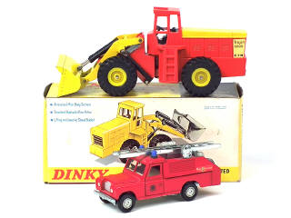 Lot 468 - DINKY TOYS (GB) (2)