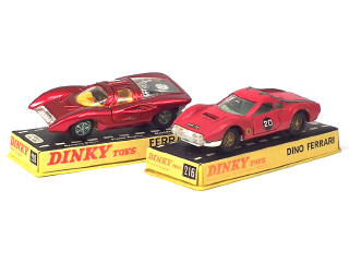 Lot 459 - DINKY TOYS (GB) (2)