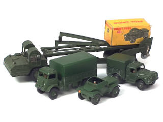 Lot 486 - DINKY TOYS (GB) (4)