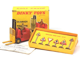 Lot 543 - DINKY TOYS (FRANCE) (2)