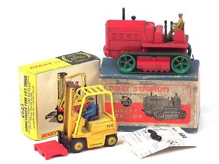 Lot 461 - DINKY TOYS (GB) (2)