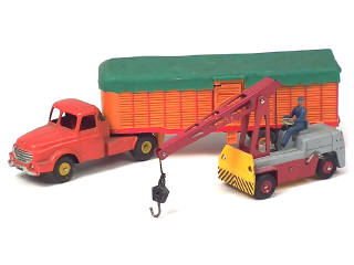 Lot 551 - DINKY TOYS (FRANCE) (2)