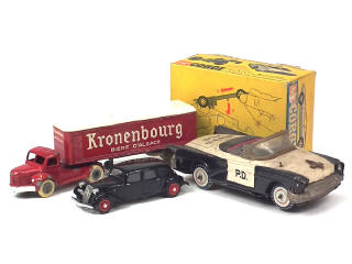 Lot 397 - DIVERS (4)