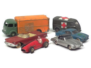Lot 574 - DINKY TOYS (FRANCE) (6)