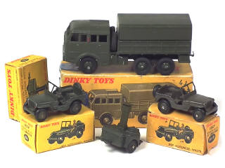Lot 565 - DINKY TOYS (FRANCE) (4)