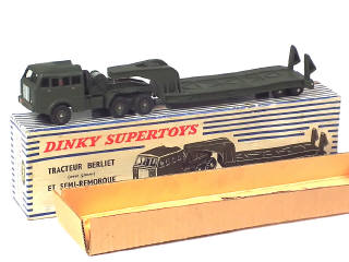 Lot 532 - DINKY TOYS (FRANCE) (1)