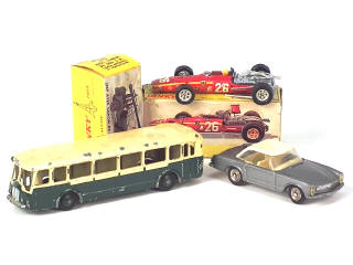 Lot 568 - DINKY TOYS (FRANCE) (5)