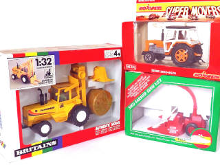 Lot 203 - DIVERS (3)