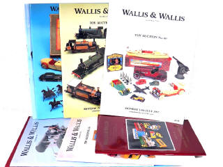 Lot 257 - DIVERS (13)