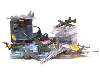 Lot 267 - DIVERS (12)