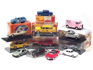 Lot 248 - DIVERS (16)