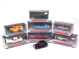Lot 182 - DINKY MATCHBOX (8)