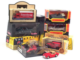 Lot 115 - DIVERS (9)