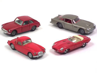 Lot 279 - DIVERS (4)