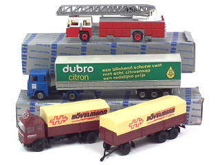 Lot 278 - DIVERS (3)