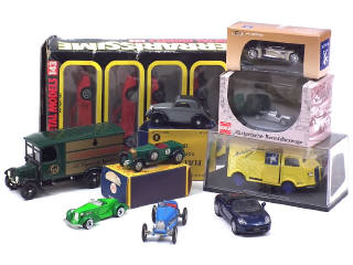 Lot 197 - DIVERS (14)