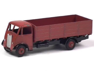 Lot 403 - DINKY TOYS (GB) (1)