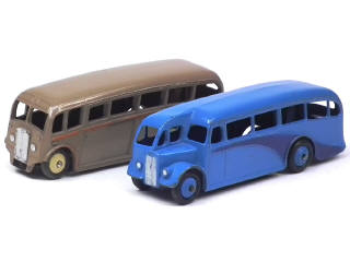 Lot 452 - DINKY TOYS (GB) (2)