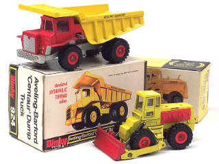 Lot 472 - DINKY TOYS (GB) (2)