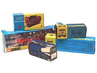 Lot 199 - DIVERS (5)