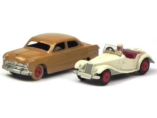 Lot 469 - DINKY TOYS (GB) (2)