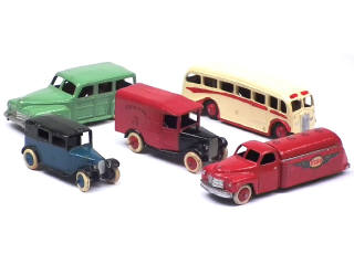 Lot 435 - DINKY TOYS (GB) (5)