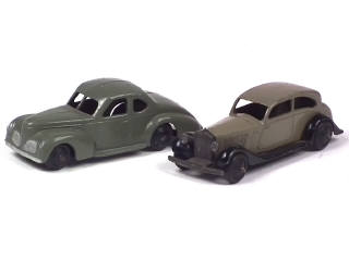 Lot 473 - DINKY TOYS (GB) (2)
