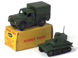 Lot 282 - DINKY TOYS (GB) (2)
