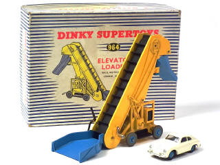 Lot 283 - DINKY TOYS (GB) (2)
