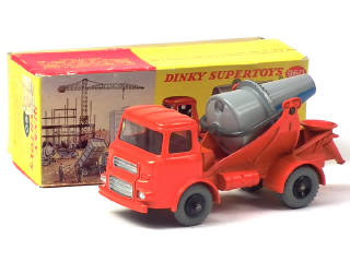Lot 260 - DINKY TOYS (GB) (1)