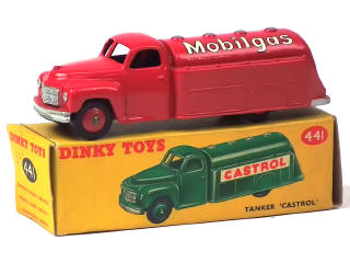 Lot 286 - DINKY TOYS (GB) (2)