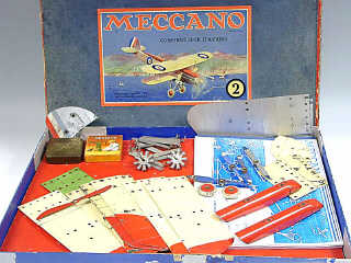 Lot 866 - MECCANO (1)
