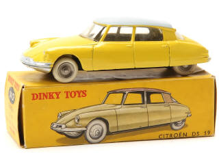 Lot 467 - DINKY TOYS (FRANCE) (1)
