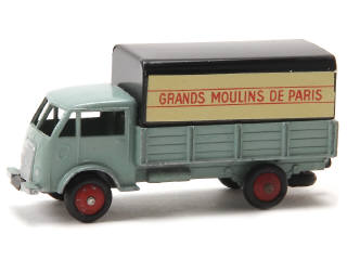 Lot 604 - DINKY TOYS (FRANCE) (1)