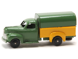 Lot 613 - DINKY TOYS (FRANCE) (1)