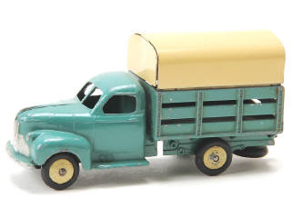 Lot 605 - DINKY TOYS (FRANCE) (1)
