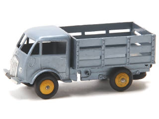 Lot 597 - DINKY TOYS (FRANCE) (1)