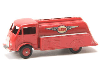 Lot 616 - DINKY TOYS (FRANCE) (1)