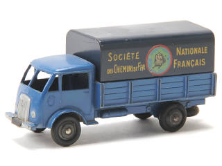 Lot 602 - DINKY TOYS (FRANCE) (1)