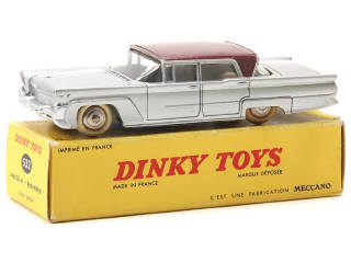 Lot 487 - DINKY TOYS (FRANCE) (1)