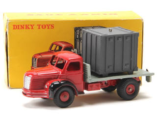 Lot 639 - DINKY TOYS (FRANCE) (1)