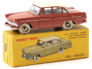 Lot 537 - DINKY TOYS (FRANCE) (1)