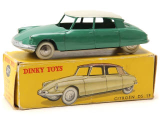 Lot 632 - DINKY TOYS (FRANCE) (1)