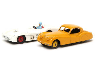 Lot 474 - DINKY TOYS (GB) (2)