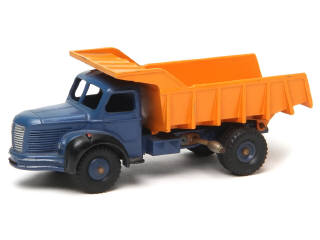 Lot 553 - DINKY TOYS (FRANCE) (1)