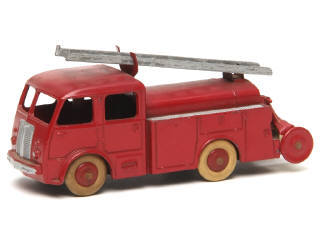 Lot 569 - DINKY TOYS (FRANCE) (1)
