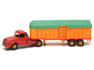 Lot 571 - DINKY TOYS (FRANCE) (1)