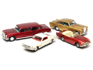 Lot 433 - DINKY TOYS (GB) (4)