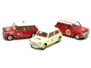 Lot 318 - CORGI TOYS (GB) (3)