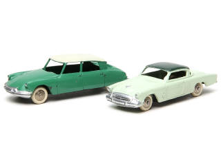 Lot 712 - DINKY TOYS (FRANCE) (2)